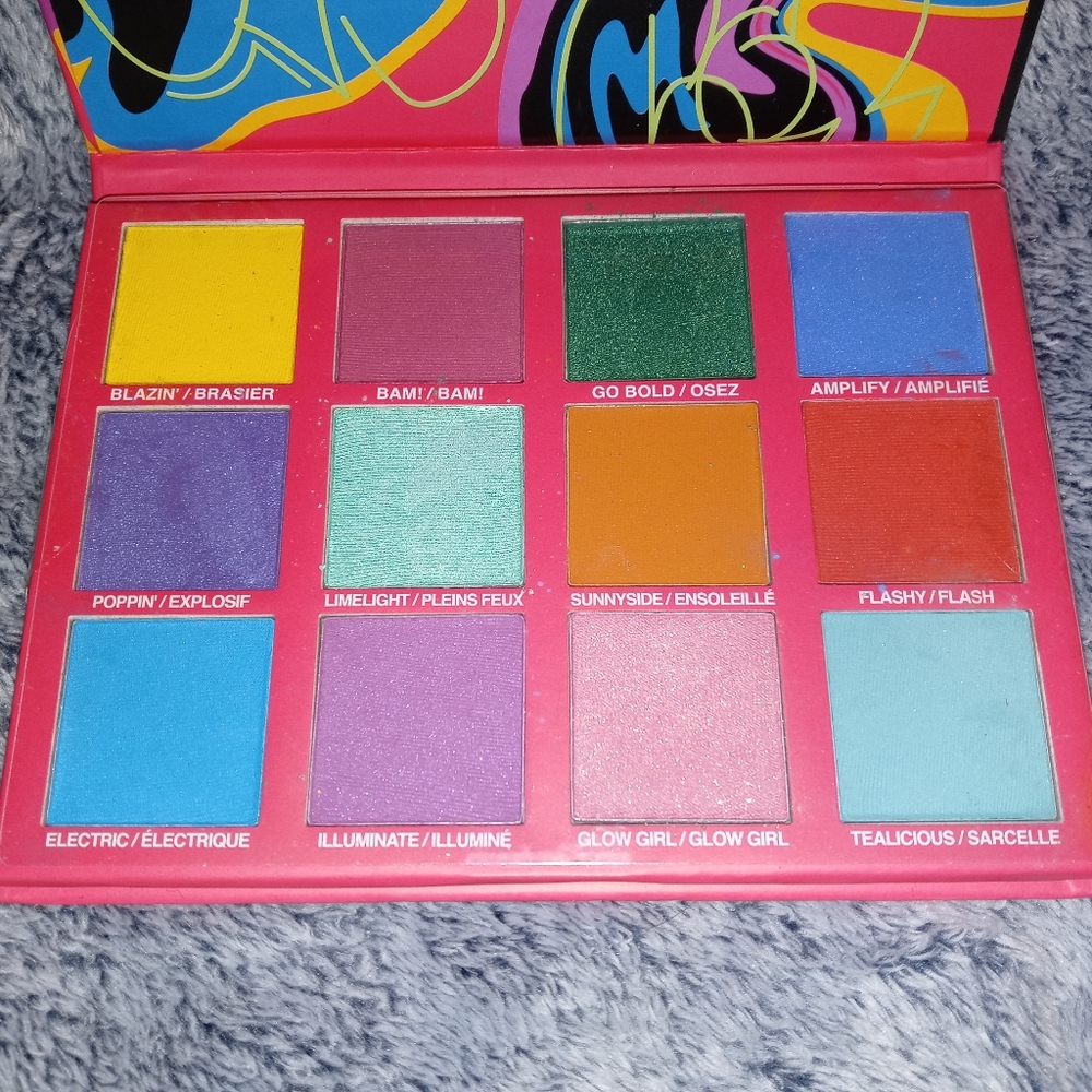 Makeup bundle - Picture 2 of 2